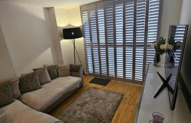Executive E15 Apartment - Skyline Terrace & Free Private Parking - 5-min Walk to Abba Arena - Foto 22