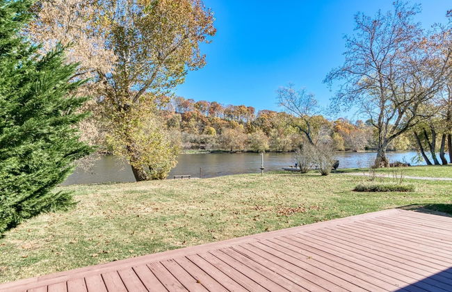 New River 3BR - Fishing, Kayaking, Hot tub, VT Game Weekends - Photo 21
