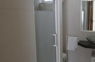 MORADIA NOVA E COMPLETA A 350 MTRS. PRAIA - Foto 6