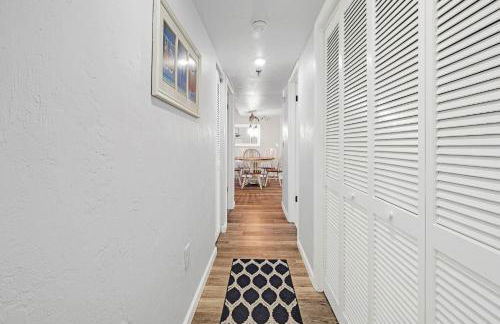 Oceanfront with great beach views from all rooms & balcony, heated pool, and garage - Photo 21