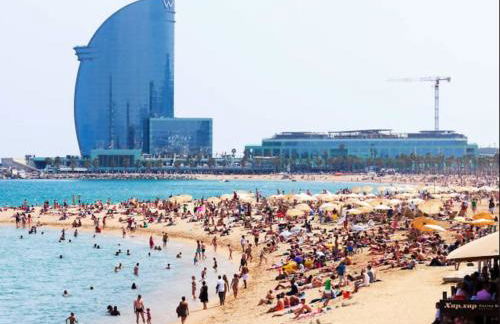 8 min walk to the beach & 10 min walk to Convention Centre ! - Photo 36