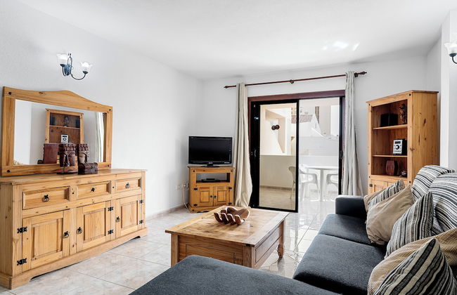 Paloma Beach Apartments - Photo 14