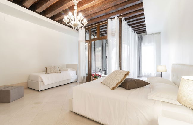 Riva Palace Apartments - Photo 4