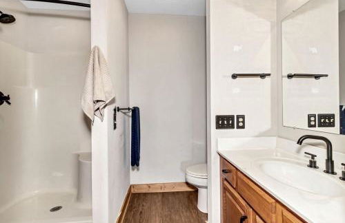 Cozy Mountain Cabin with Long-Range Views near Waterfall Park in Old Fort, NC - Foto 39