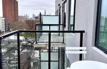 Peaceful Quiet Spacious New Modern Penthouse 3-Bedroom Apartment with a Balcony - Foto 35