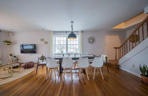 2Units 4BR 3BA Cape Cod Designer House - Foto 1