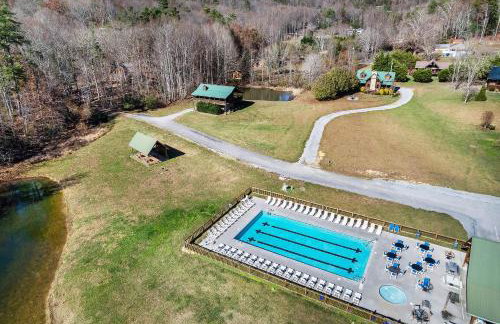 Spectacular MTNS Views with PRIVATE HOT TUB with Pool Table and Private Pond - Foto 44