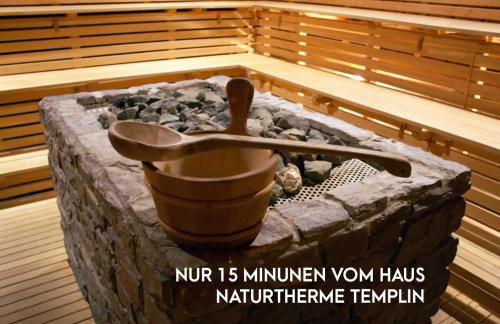 Pauline 3 - Photo 42