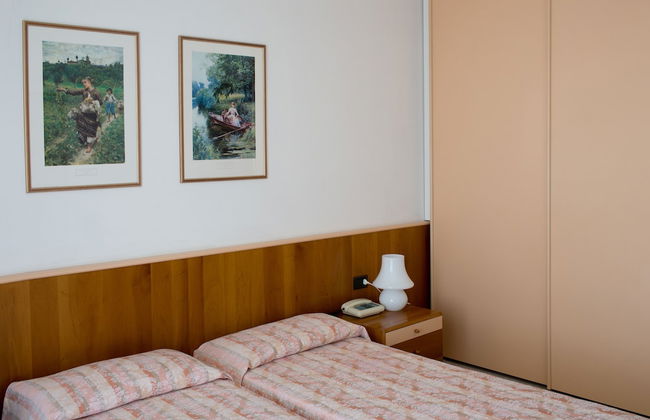 Kristall Lago Residence - Photo 9