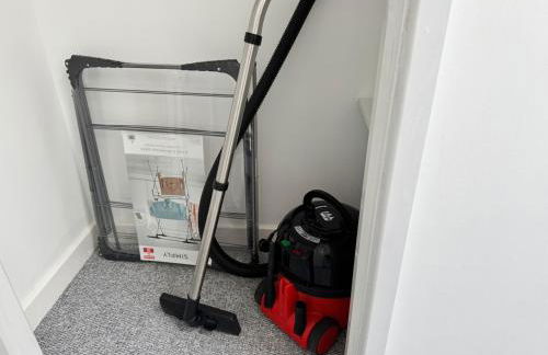 5 Town centre, entire flat, free parking king bed - Foto 20