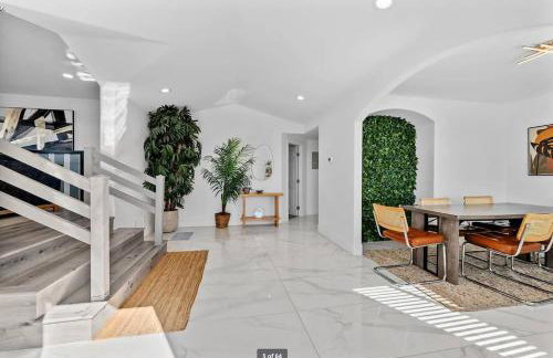 Mountains Views with Pool & Basketball, Relax & Play! - Foto 7