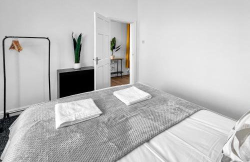 Stylish House Near Hospital with Free Parking - Foto 16