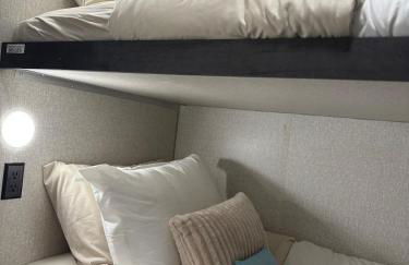 Modern Luxury RV Retreat, Your Cozy Tiny Home - Foto 26