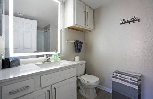 Central 9-Person Apt w/ WiFi, Near Downtown Austin - Foto 18