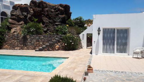 Villa Essence - a unique detached villa with A-C, heated private pool, hottub, gardens, patios and stunning views! - Foto 4