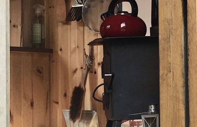 Cosy Woodland off Grid Shepherds Hut - Rowan - Foto 3