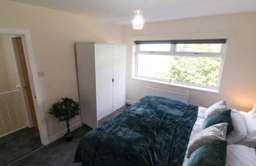 Cosy Modern 3 Bedroom House in Bradford City - Foto 61