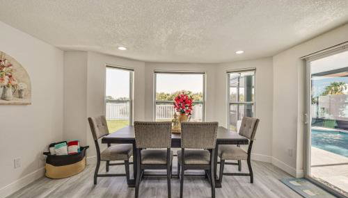 Canal Front Oasis w Heated Pool Close to the Beach - Foto 2