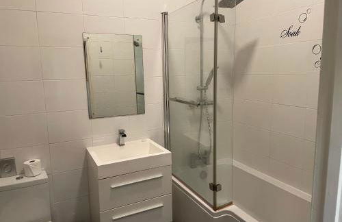 No 10 serviced apartment - Danes 2 Bedroom - Photo 6