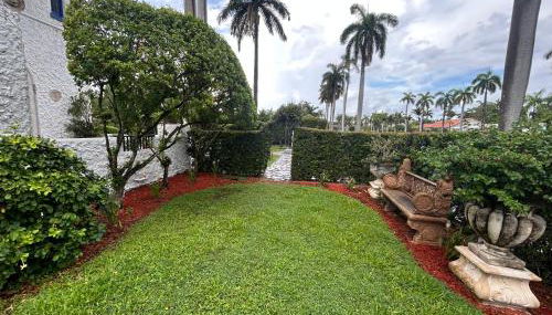 Young Mansion Steps To The Beach - Foto 3, Garden view