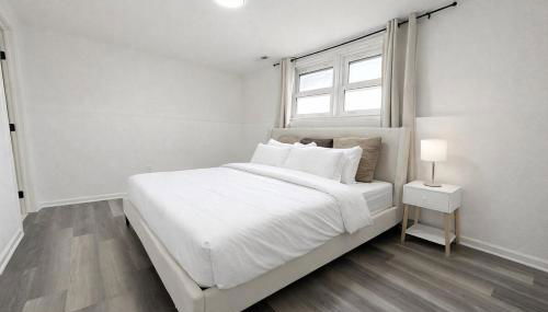 Beautiful Getaway Sleeps 10 plus Central Location - Photo 2