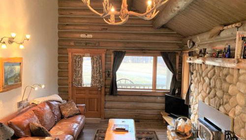 Rocky Mountains Nature Escape: Amazing Log Cabin with a Hot Tub in Darby, MT - Foto 4