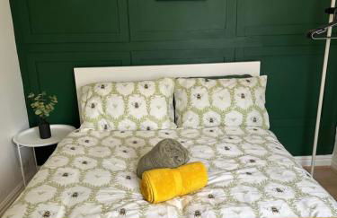 Beautiful Bungalow Awaits Your Short Term Stay - Foto 18