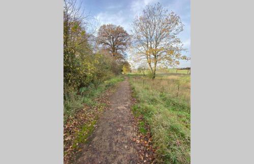 Windsor/Ascot/Bracknell beautiful barn - Photo 22