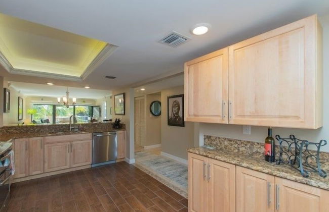 Beautiful Unit In One Of The Most Prestigious Condo Complex In Islamorada 2 Bedroom Condo by RedAwning - Photo 4