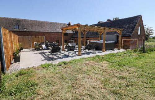 Langley Barn - Photo 31