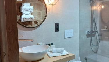 Ca la Francisqueta, La Tina i el Deso Apartament Solsona - Foto 4, towels, Shower