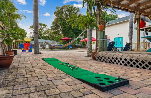 Tropical Oasis- Pickleball, Pool, Hot Tub- 15 min to beach - Photo 24
