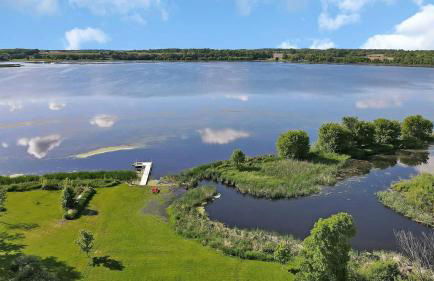 Lake Front Home with Pool and Stunning Views - Foto 38