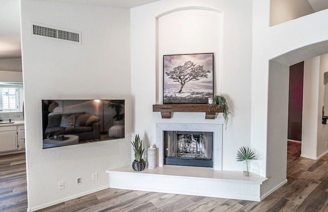 New Listing! Stylish 4 Bdrm W/pool and Game Room - Foto 21