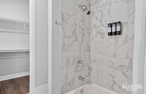 Walk to BBQ and Dog Park 2BR2BA Gym Workspace and WiFi by AustinVacay - Foto 28