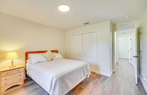 Sunny Palm Bay Home with Screened Porch Near Beaches - Foto 18