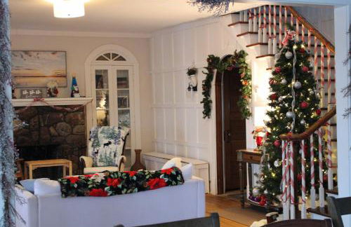 The Hillside B&B. Home w/ Breakfast Service! - Foto 36