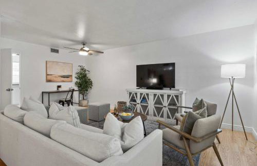 Shangri La Home - Boho Chic with Patio Pool & Grille - Foto 13