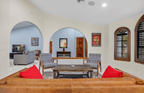 Ranch villa 1 level on half acre 8-min from Strip - Foto 13