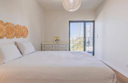 Soft Modern Flat With Pool & Gym by LovelyStay - Photo 26