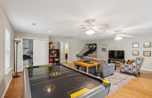 Exquisite 5-BR Estate on 7 Acres with Private Pond - Foto 14