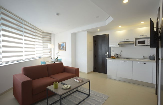 Maia Hotel Suites - Photo 38