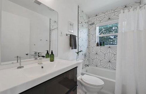 The Guava Door - Cheerful Mid-Century - big yard, free parking - Foto 14