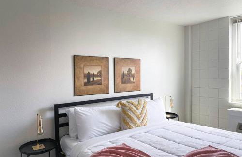 Sleepover Downtown Cincinnati 1BD 1BA Apartments - Photo 52