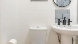 5min to Huddersfield Royal Infirmary Hospital - Foto 5