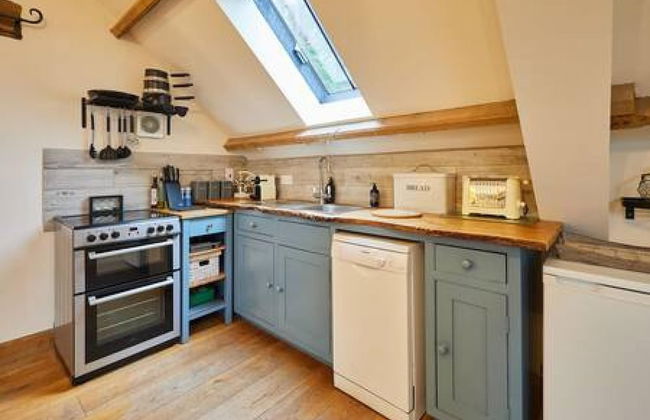 Host Stay Llewenau Draw Barn - Photo 18