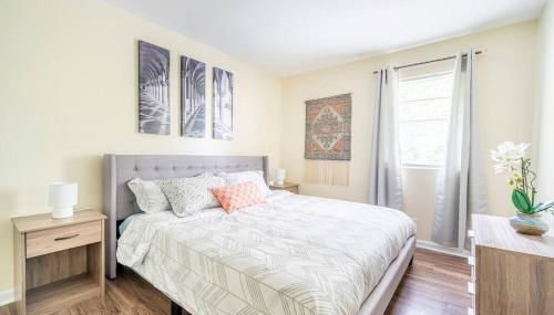 *Cool Crib * King Bed * Long Term Stays * Duke* - Foto 1