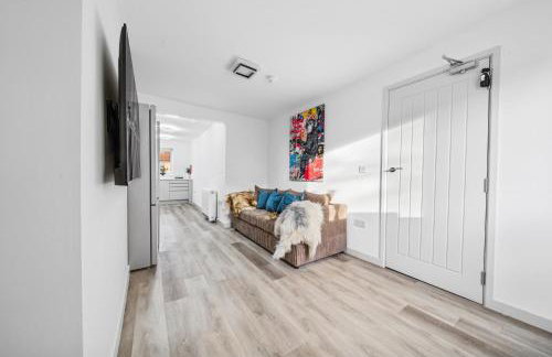 Modern & Cozy Private Double Room - Shared House by AltoLuxo Short Lets & Serviced Accommodation with Free WiFi & Parking - Foto 31