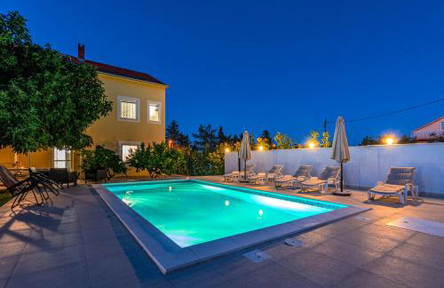 Villa Kutija with heated pool - Foto 40