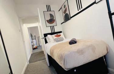 4bedroom Sleeps6 Business ContractorsDiscounts free WiFi - Photo 16